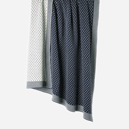Hanging Arrow Heads 100% cotton knitted throw in Indigo / Ecru
