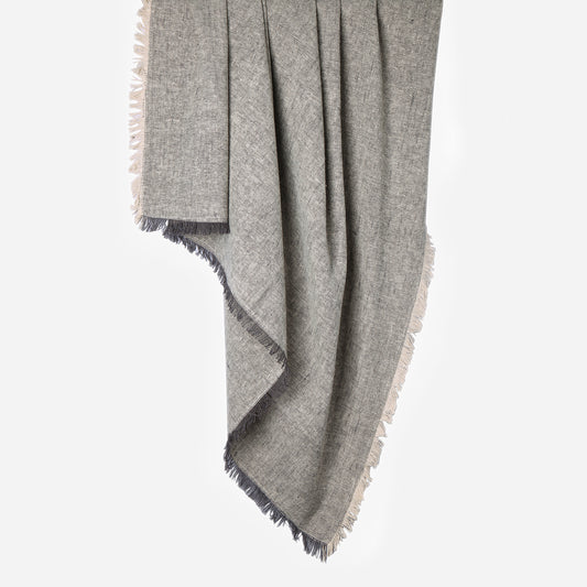 Hanging Dappled - Reversible 100% cotton woven throw in Black