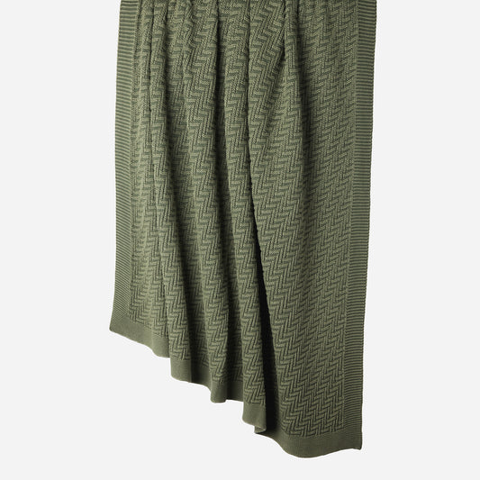 Hanging Interlace 100% cotton knitted throw in Olive
