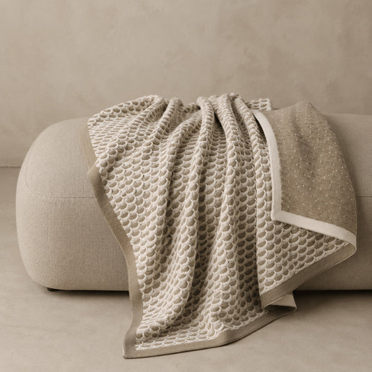 Scallops - Reversible Throw